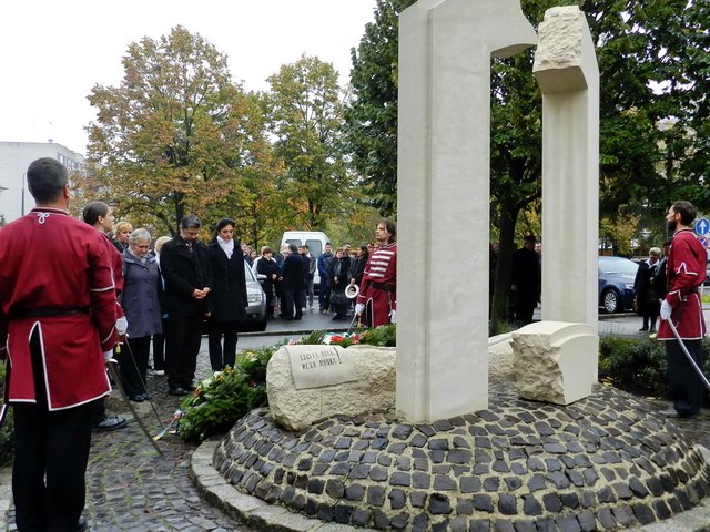 56-ra emlékeztünk 39